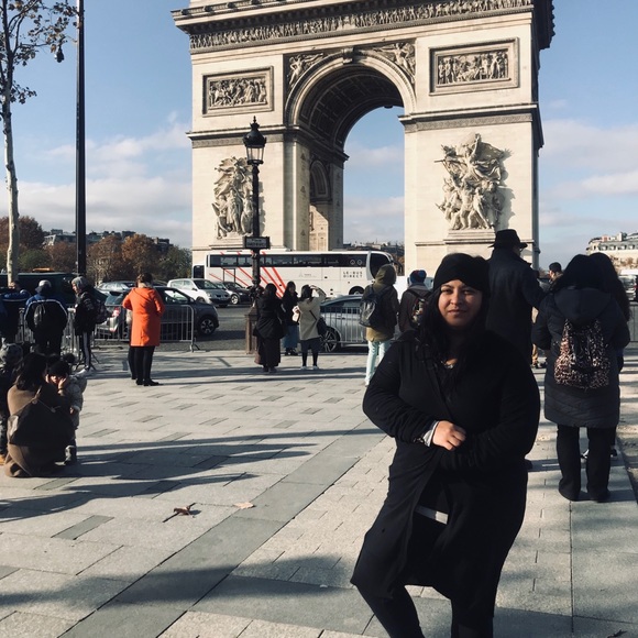 Meet your Posher, Bree - Picture 2 of 10